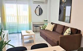 Apartamento con vistas al mar, con piscina y parking